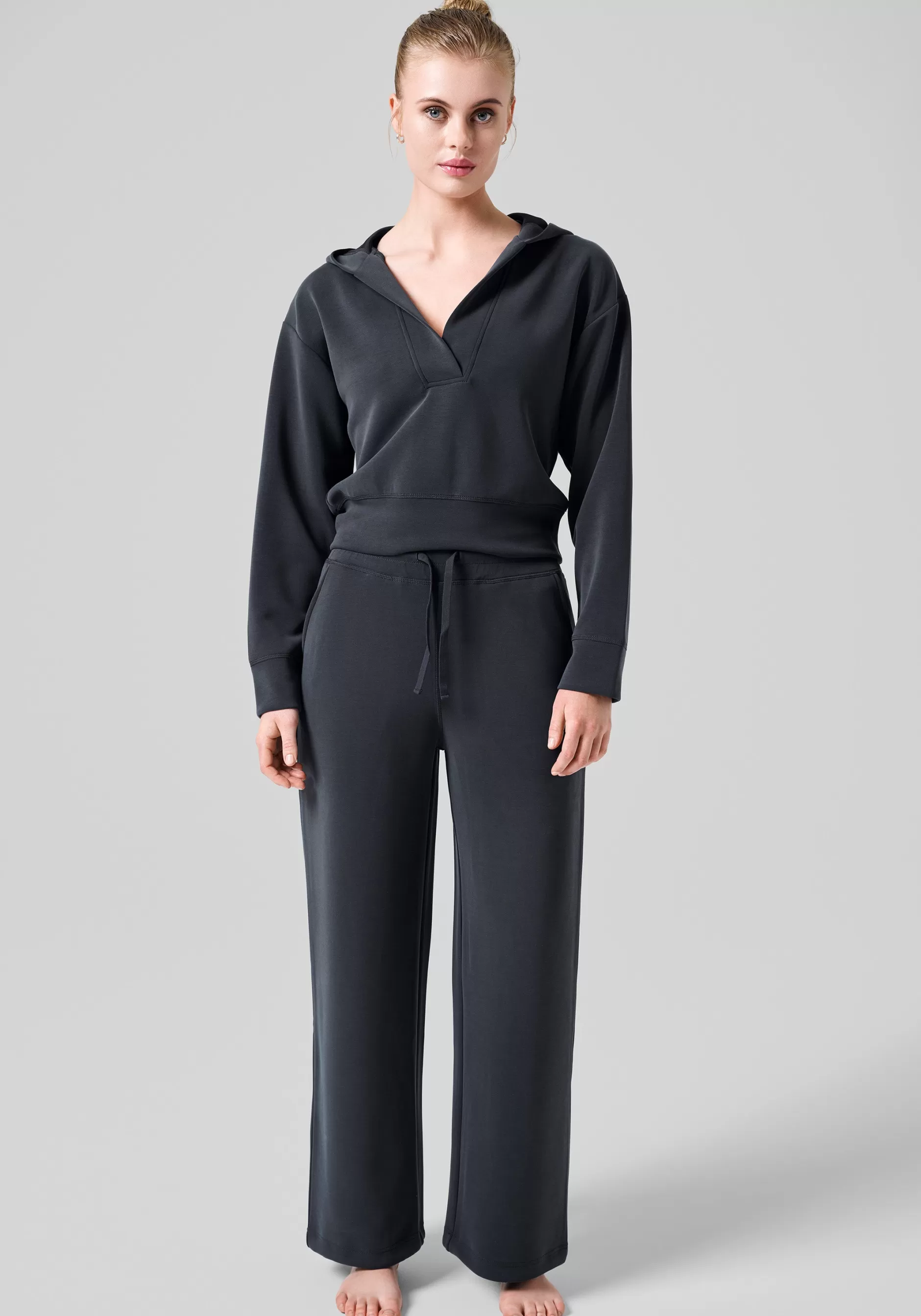 Hot Casall Peachy Straight Leg Jogger - Almost Black