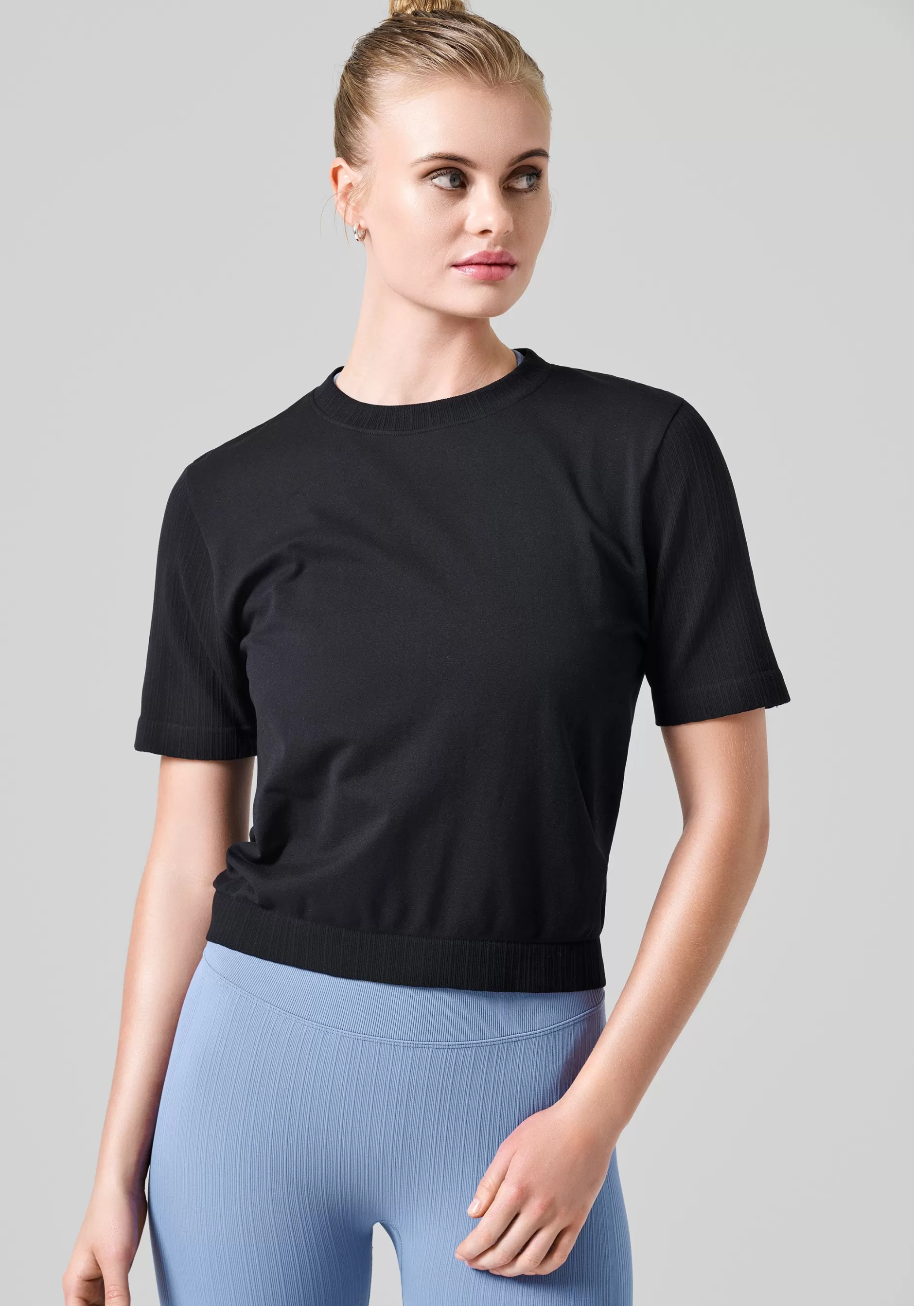 New Casall Seamless Rib Sleeve Tee - Black
